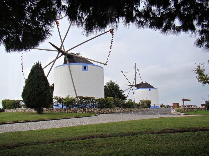 Discovering Moinhos de Santana: A Peaceful Retreat Near Lisbon
